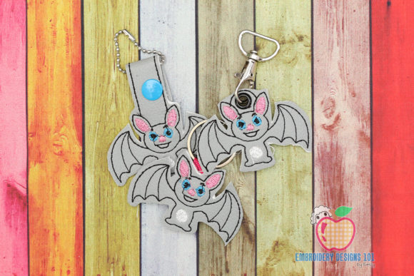 Reviewing the Flying Halloween Bat ITH Snaptab Keyfob